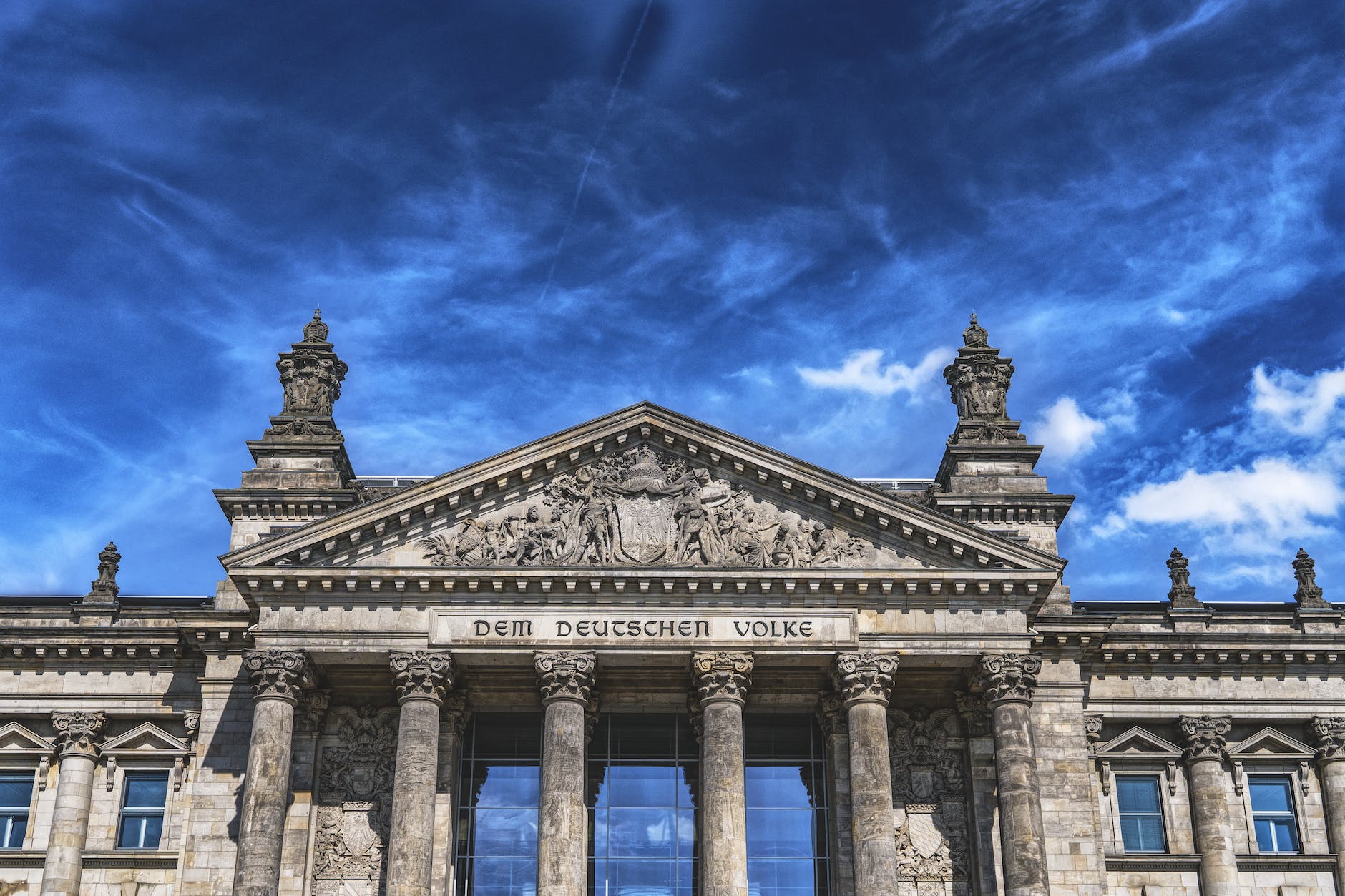 dem deutschen volke building